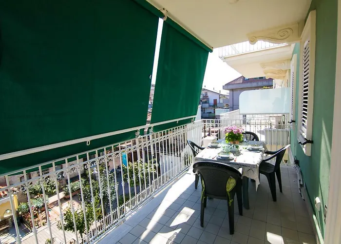 Apartment Antonella A Due Passi Dal Centro E Dal Mare *